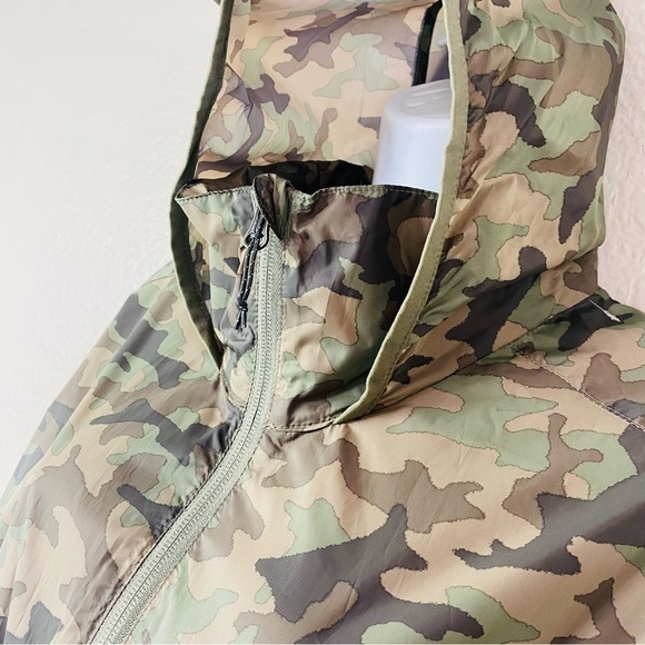 Columbia Flash Forward Camo Light Weight Windbreaker Size M - Picture 7 of 10
